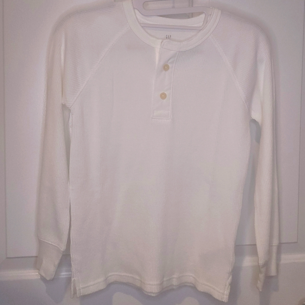 GAP kids boy size Medium (8) white thermal long sleeve with 1/4 button top